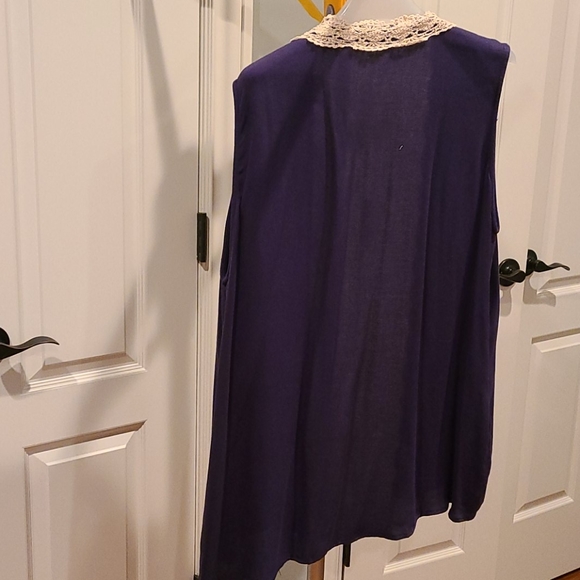 Umgee Crochet lined vest - Picture 4 of 6